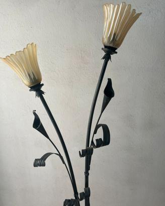 Piantana + 2 abat-jour in ferro battuto.