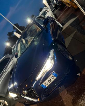 Alfa Romeo Giulia 2.2 Turbodiesel 180 CV AT8 Busin