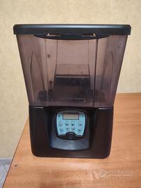 mangiatoia automatica per cani e gatti