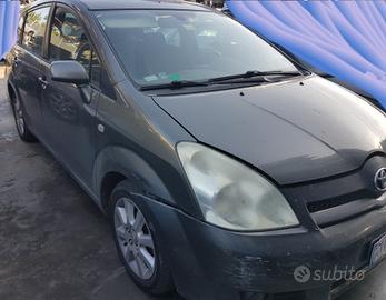 Ricambi vari Toyota Corolla verso 2.0 Diesel 2006