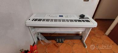Tastiera Yamaha DGX-650
