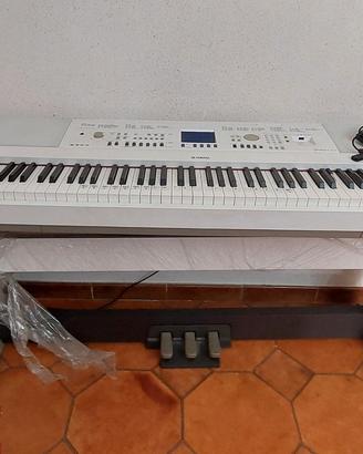 Tastiera Yamaha DGX-650