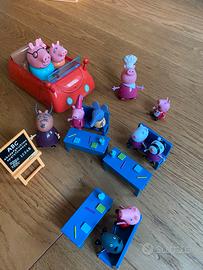 Scuola di Peppa Pig e macchina
