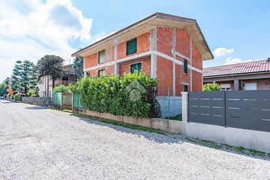 VILLA SINGOLA A LAINATE