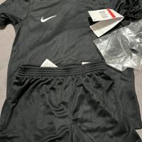 Nike completo bambini  h116/122 nero nuovo