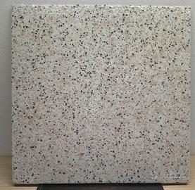 Piastrelle 30x30 marca Casalgrande padana.