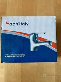 Rubinetto lavabo cromato nuovo