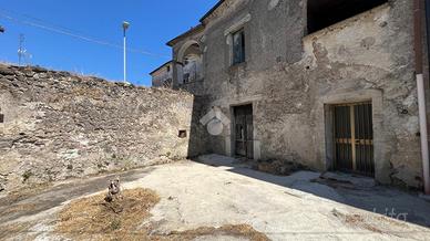 CASA DI CORTE A BARONISSI
