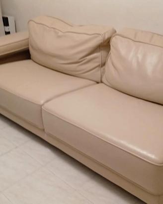 divano in pelle come nuovo 