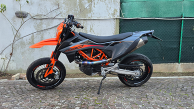 Ktm 690 smc-r