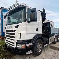 Scania G400 con gru e ribaltabile