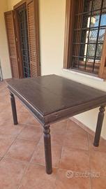 Tavolo in legno estendibile