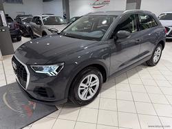 AUDI Q3 35 TDI S tronic Business Advanced