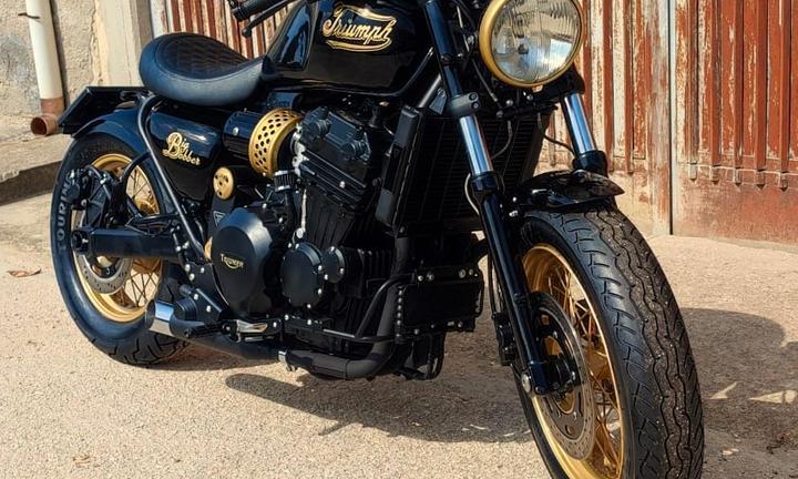 Triumph bobber Legend thunderbird speed