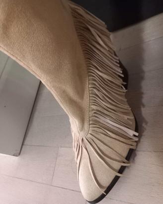 STIVALI ALTI BEIGE CON FRANGE NUOVI