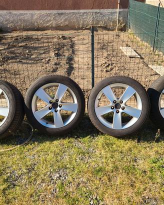 Set 4 gomme e cerchi 235/45R17 SAAB