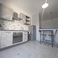 Monolocale Focene mesi estivi edificio fronte mare