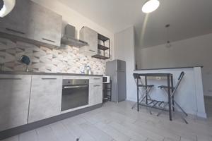 Monolocale Focene mesi estivi edificio fronte mare