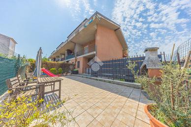 VILLA A SCHIERA A GUIDONIA MONTECELIO