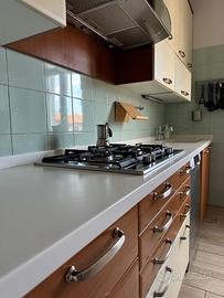 Cucina con Top in Corian