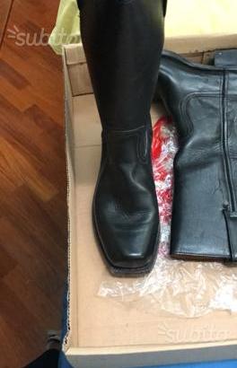 Stivali texani marca Sendra NUOVI n 37