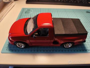 **Modellino FORD SVT F-150**