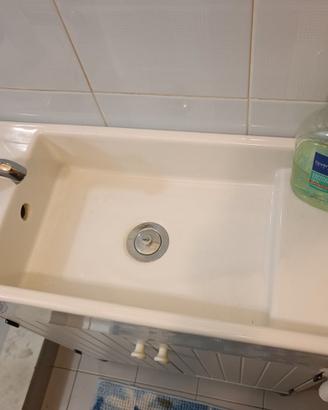 Lavandino con mobile per bagno
