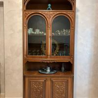 Credenza con vetrinetta