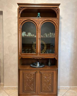 Credenza con vetrinetta