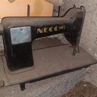 vecchia macchina da cucire NECCHI 