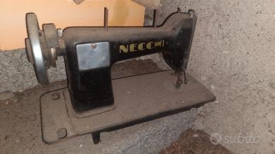 vecchia macchina da cucire NECCHI 