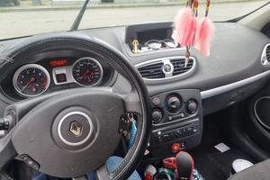 per conto terzi si vende renault clio 1,2 75 cv