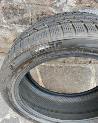 4 Gomme Invernali Momo 215/45/r17