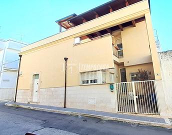 Casa indipendente angolare con cantina e terrazzo!