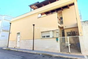 Casa indipendente angolare con cantina e terrazzo!