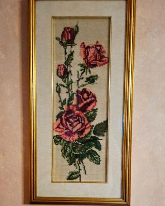 Quadro ricamato a mano – Rose – Cornice in legno