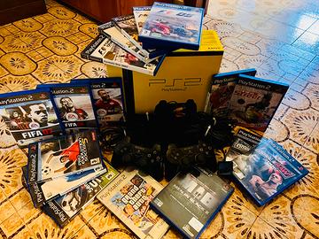 PlayStation 2 boxata con 17 giochi
