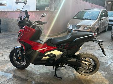 XADV 750 RED PRIX