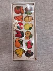 2 Set Formine decotrative resina: fiori e frutta