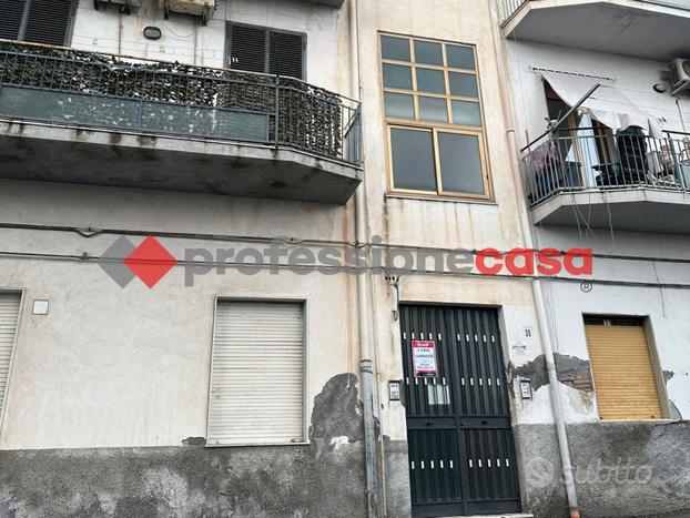 V.le Medaglie d'Oro - 3vani con cortile privato