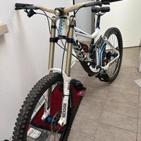 Bici Giant Downhill 26