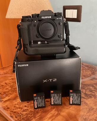 Fujifilm XT2 con battery grip e 3 batterie orig.