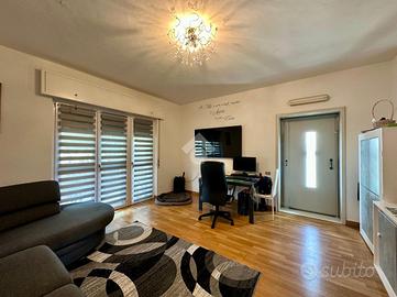 4 LOCALI A SOMMACAMPAGNA