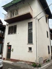 Casa su 3 piani a Lamon