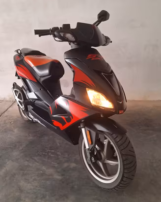 Scooter 50 Aprilia SR Factory 