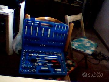 valigietta di attrezzi per smontaggio bulloni