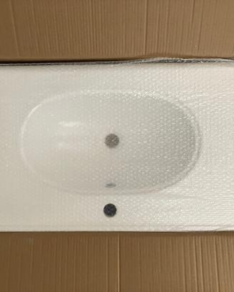 Nuovo lavabo in ceramica