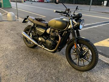 Triumph Street twin