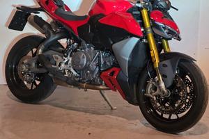 Ducati Streetfighter V2 S