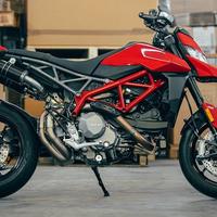 Thunder Titanium Black Ducati Hypermotard 950